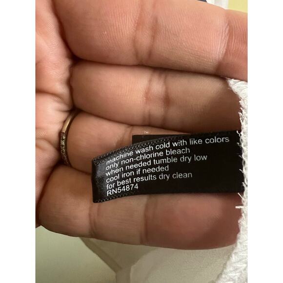 Limited Red and White Floral Sleeveless Top Size Medium - Picture 3 of 7